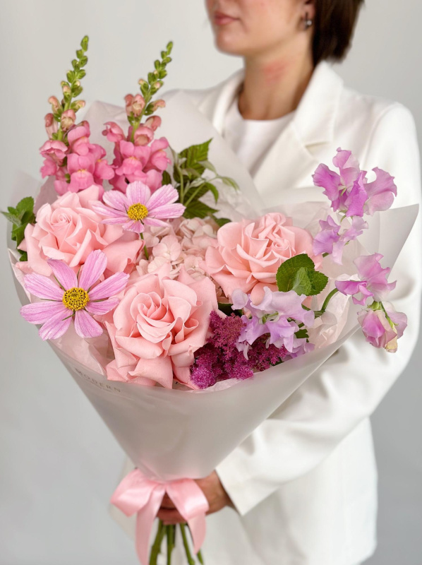 НЕЖНЫЙ БУКЕТ С ГОРТЕНЗИЕЙ И РОЗОЙ