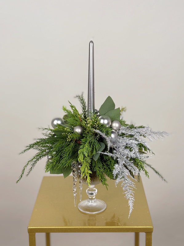 ХВОЯ В БОКАЛЕ СО СВЕЧЕЙ СЕРЕБРИСТОМ ОТТЕНКЕ