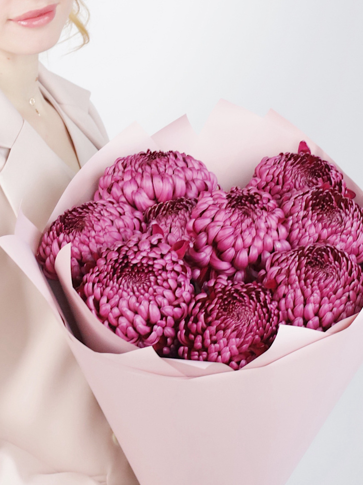 КРУГЛЫЙ БУКЕТ ИЗ ХРИЗАНТЕМЫ БИГУДИ 9 ШТ